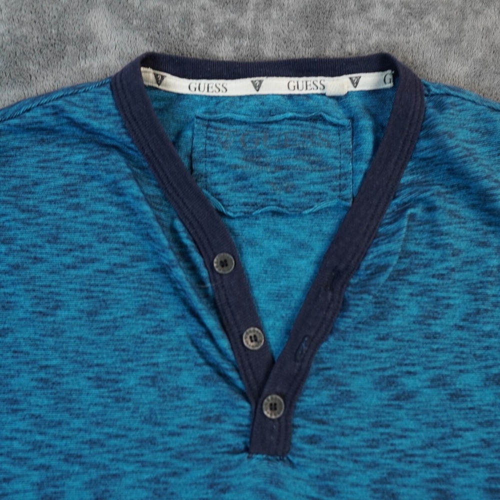 Guess Shirt Mens Small Blue Teal Short Sleeve Henley Button Abstract Psychedelic - Picture 2 of 6